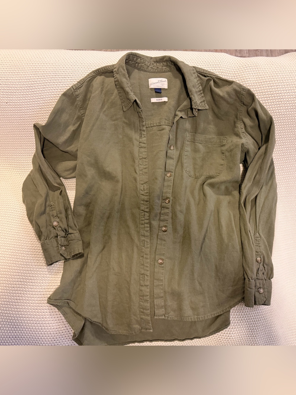 Universal Thread olive green button-up shirt in a L